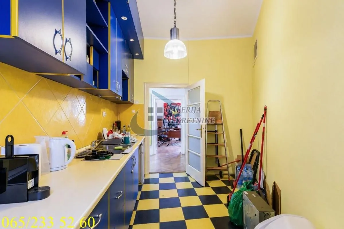 Prodaja, četvorosoban stan, 120m², Stari Grad, Beograd