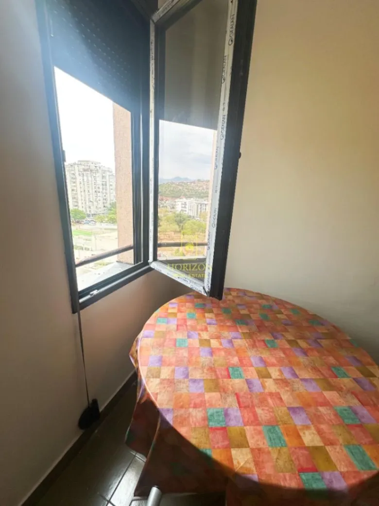 Prodaja, trosoban stan, 96m², Blok 6, Podgorica