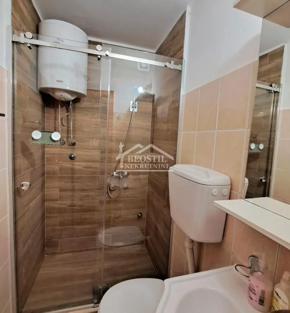 Rent, three bedroom apartment, 81m², Crveni Krst, Beograd