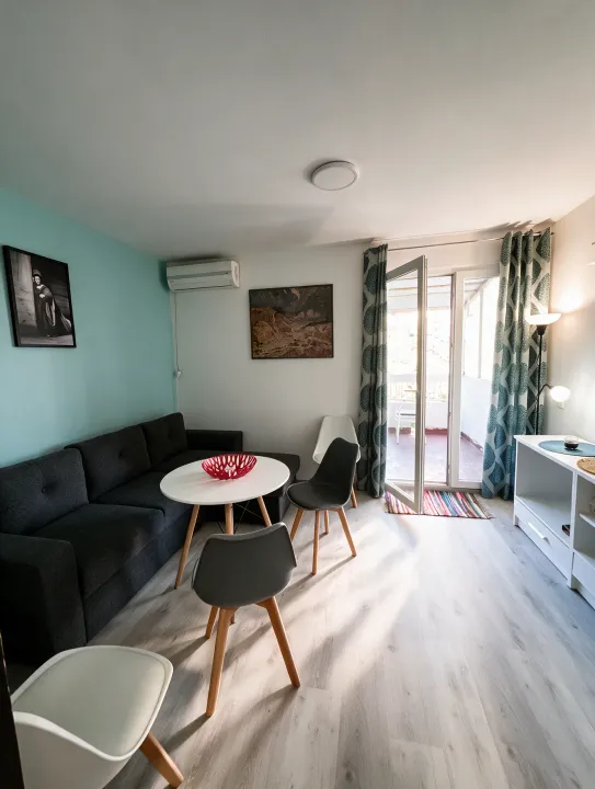 Rent, studio apartment, 33m², Centar, Bar