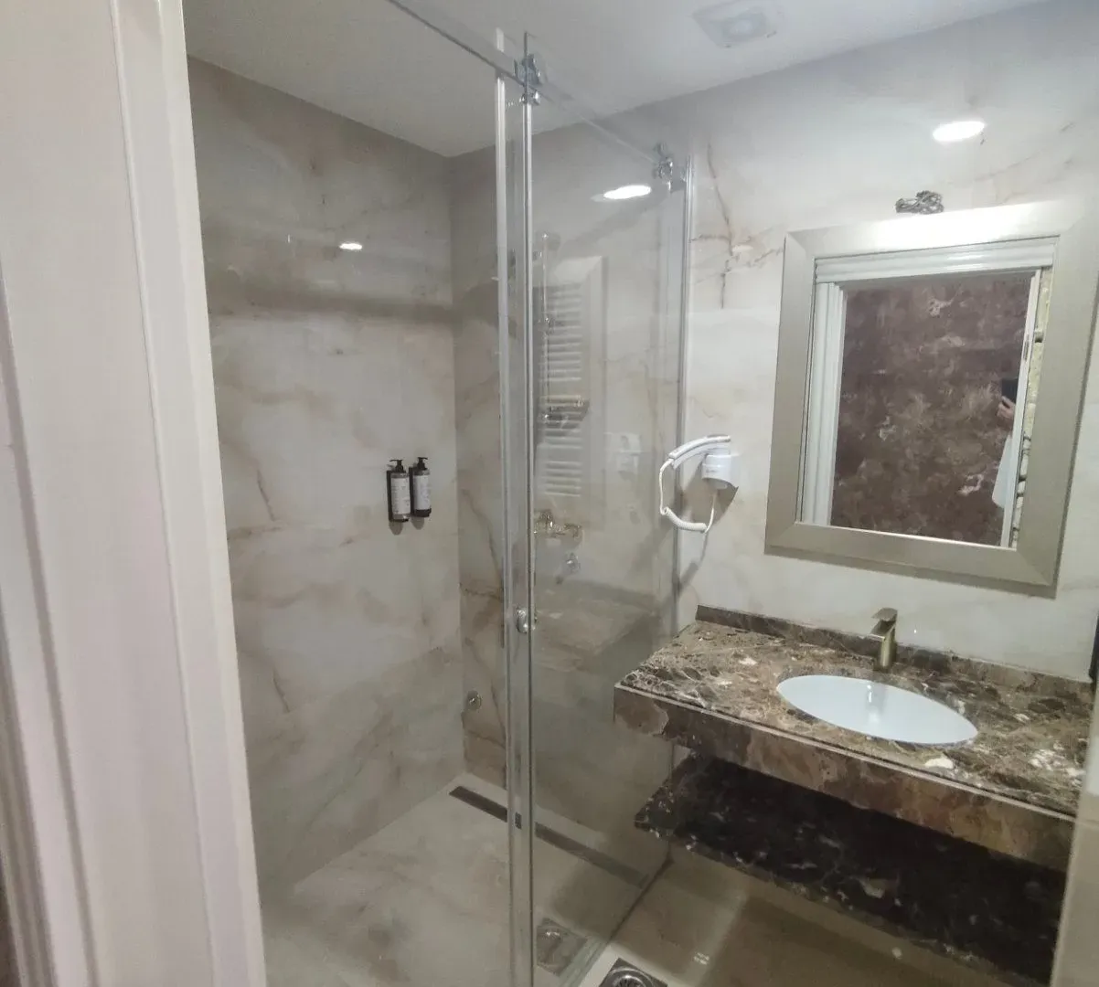 Prodaja, dvosoban stan, 184m², Centar, Loznica