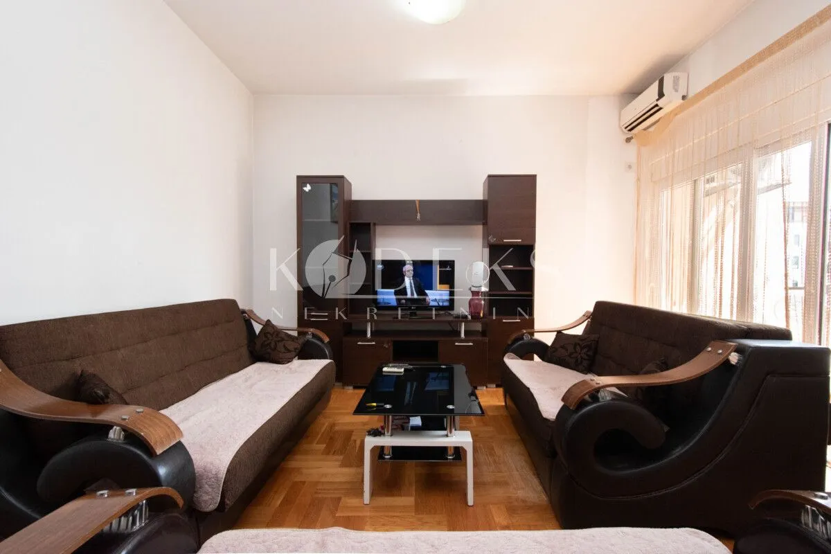 Izdavanje, jednosoban stan, 57m², 1 maj, Podgorica