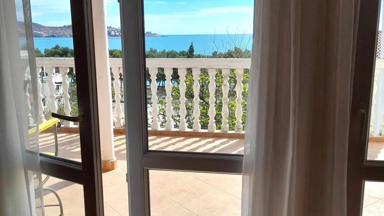 Rent, three bedroom apartment, 220m², Šušanj, Bar