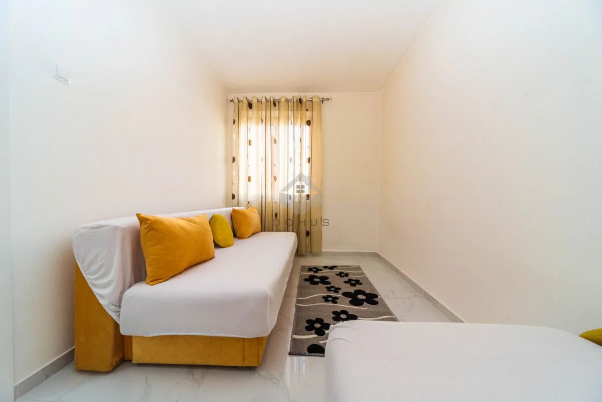 Izdavanje, dvosoban stan, 75m², Autobuska stanica, Podgorica