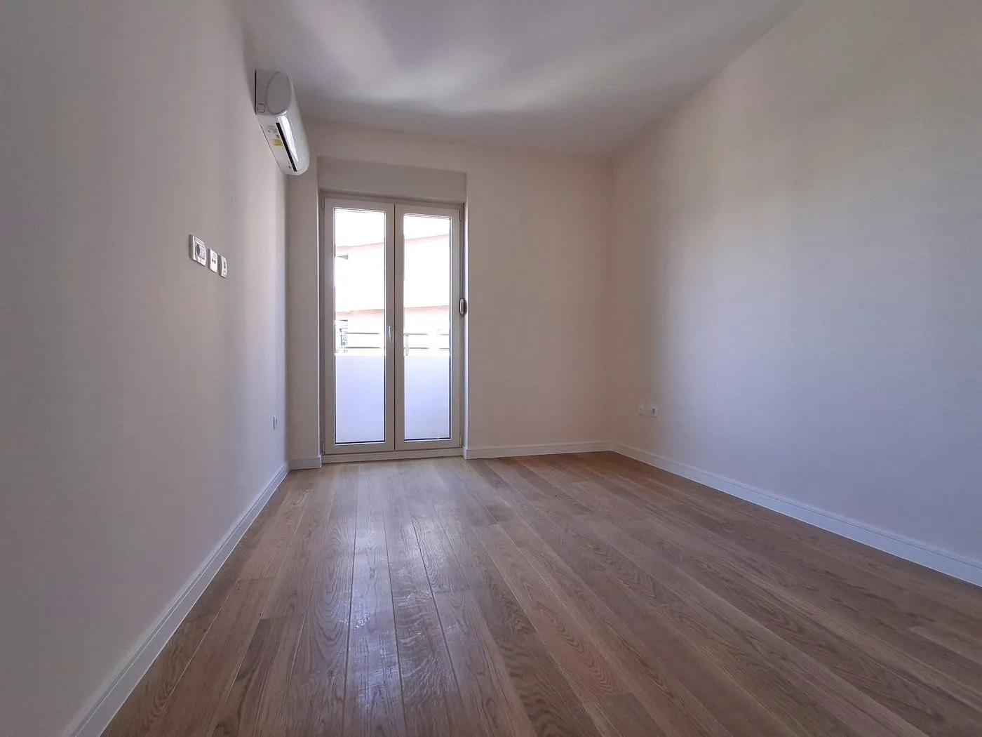 Rent, apartment, 72m², Central Point, Podgorica