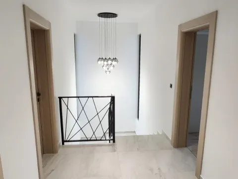 Sale, house, 154m², Dahna, Podgorica - image 9