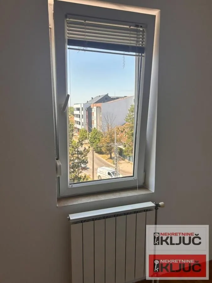 Izdavanje, jednosoban stan, 35m², Bulevar Evrope, Novi Sad Sve Podlokacije