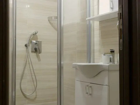 Izdavanje, garsonjera, 30m², Budva, Crna Gora - image 25