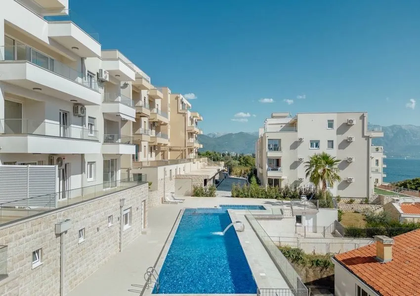 Prodaja, dvosoban stan, 91m², Baošići, Herceg Novi