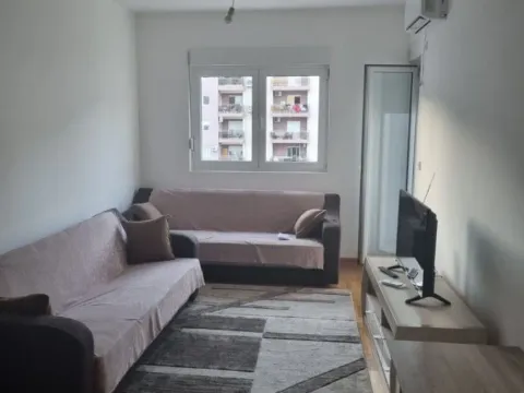 Izdavanje, jednosoban stan, 45m², Rozino, Budva