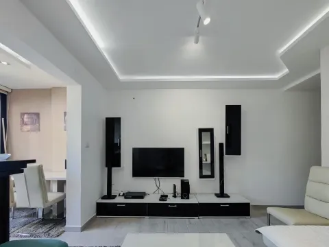 Sale, one bedroom apartment, 47m², Dobrota, Kotor - image 14