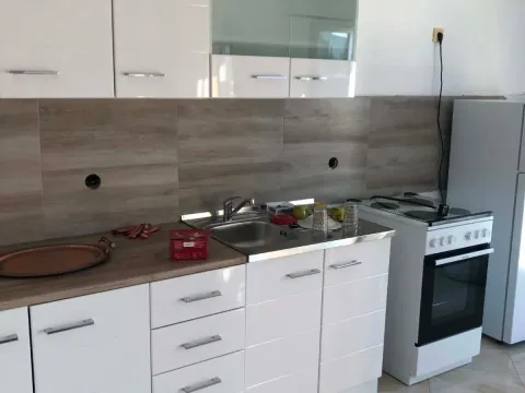 Rent, one bedroom apartment, 55m², Čeluga, Bar - image 2