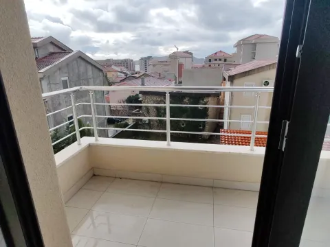 Rent, two bedroom apartment, 67m², Bečići, Budva - image 4