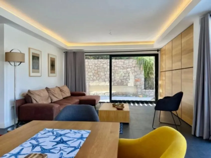 Sale, house, 330m², Masline, Podgorica