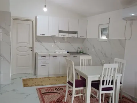 Rent, two bedroom apartment, 90m², Kakaricka Gora, Podgorica - image 2