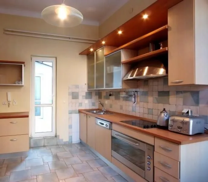 Izdavanje, stan, 160m², Stari Grad, Beograd