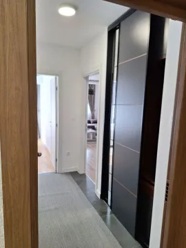 Izdavanje, dvosoban stan, 49m², City Kvart, Podgorica - image 2