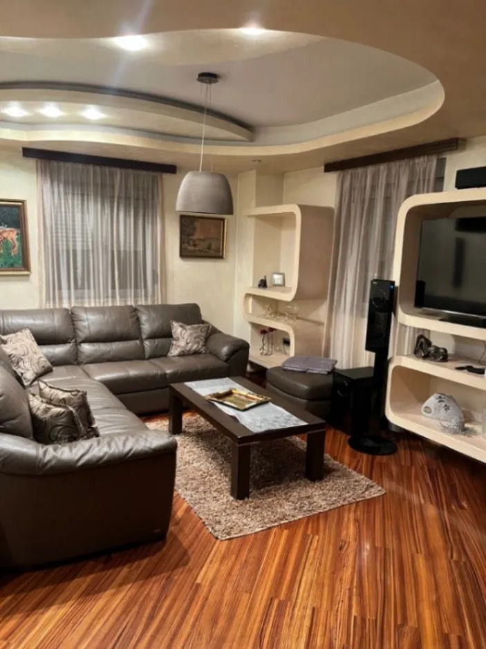 Izdavanje, trosoban stan, 82m², Gorica C, Podgorica