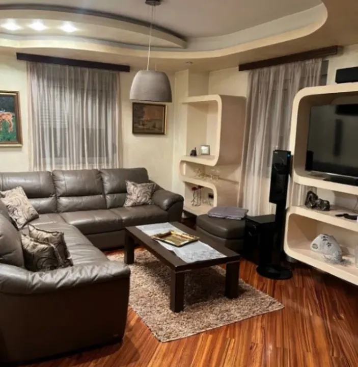 Izdavanje, trosoban stan, 82m², Gorica C, Podgorica