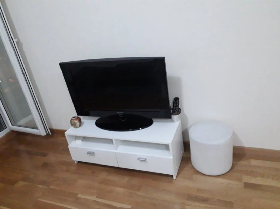 Izdavanje, jednosoban stan, 42m², Stari Aerodrom, Podgorica