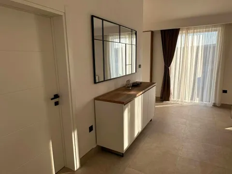 Izdavanje, dvosoban stan, 90m², Seljanovo, Tivat - image 13