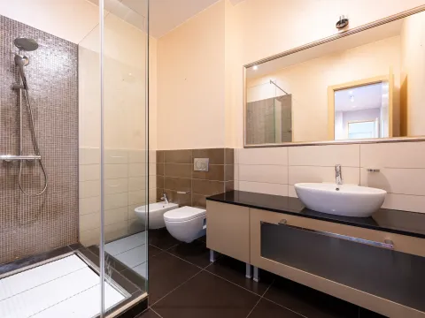 Sale, three bedroom apartment, 203m², Kod Capital Plaze, Podgorica - image 12