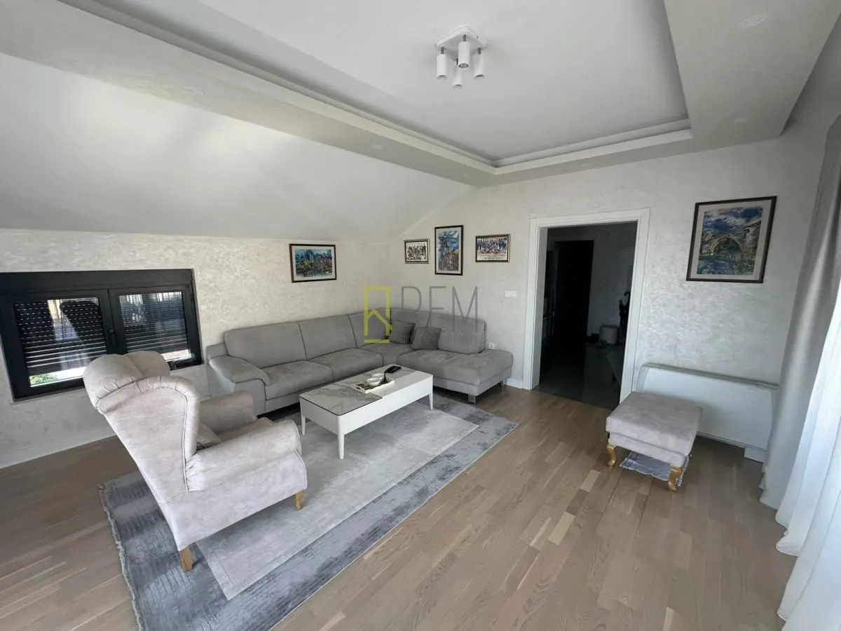 Prodaja, četvorosoban stan, 175m², Meljine, Herceg Novi