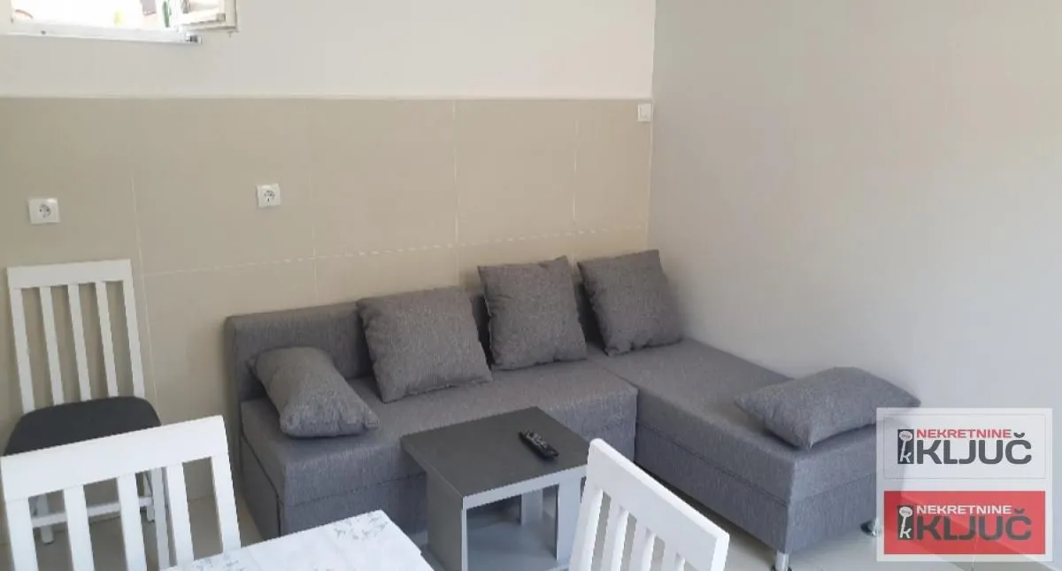 Izdavanje, jednosoban stan, 50m², Petrovaradin, Novi Sad