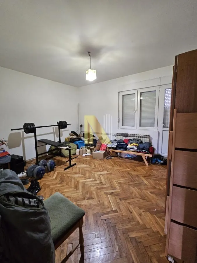 Prodaja, kuća, 330m², Veternik, Novi Sad Sve Podlokacije