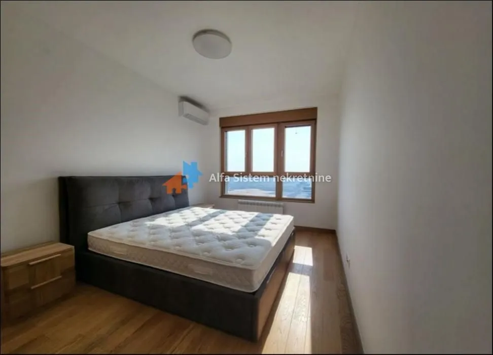 Izdavanje, četvorosoban stan, 100m², Novi Beograd Blok 65, Novi Beograd Sve Podlokacije