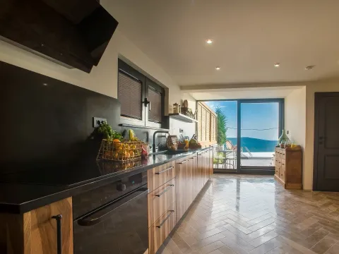 Rent, house, 85m², Nalježići, Kotor - image 11