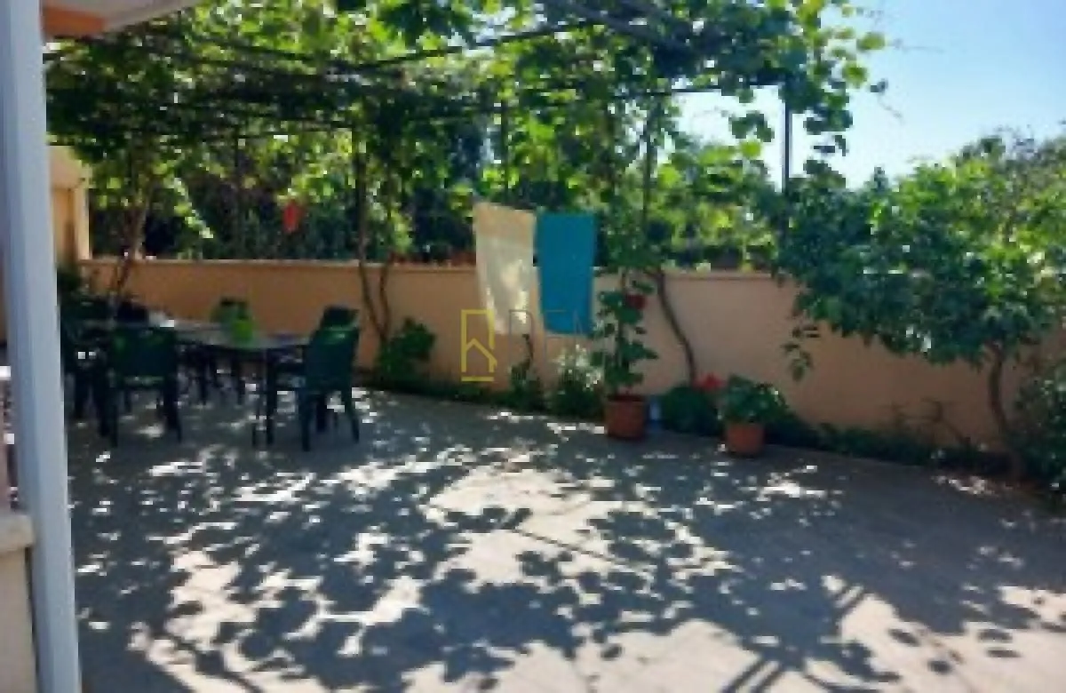 Sale, house, 187m², Utjeha, Bar