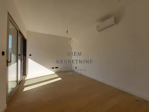 Sale, two bedroom apartment, 55m², Dobrota, Kotor - image 11