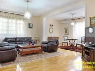 Izdavanje, kuća, 390m², Savski Venac, Beograd - image 1