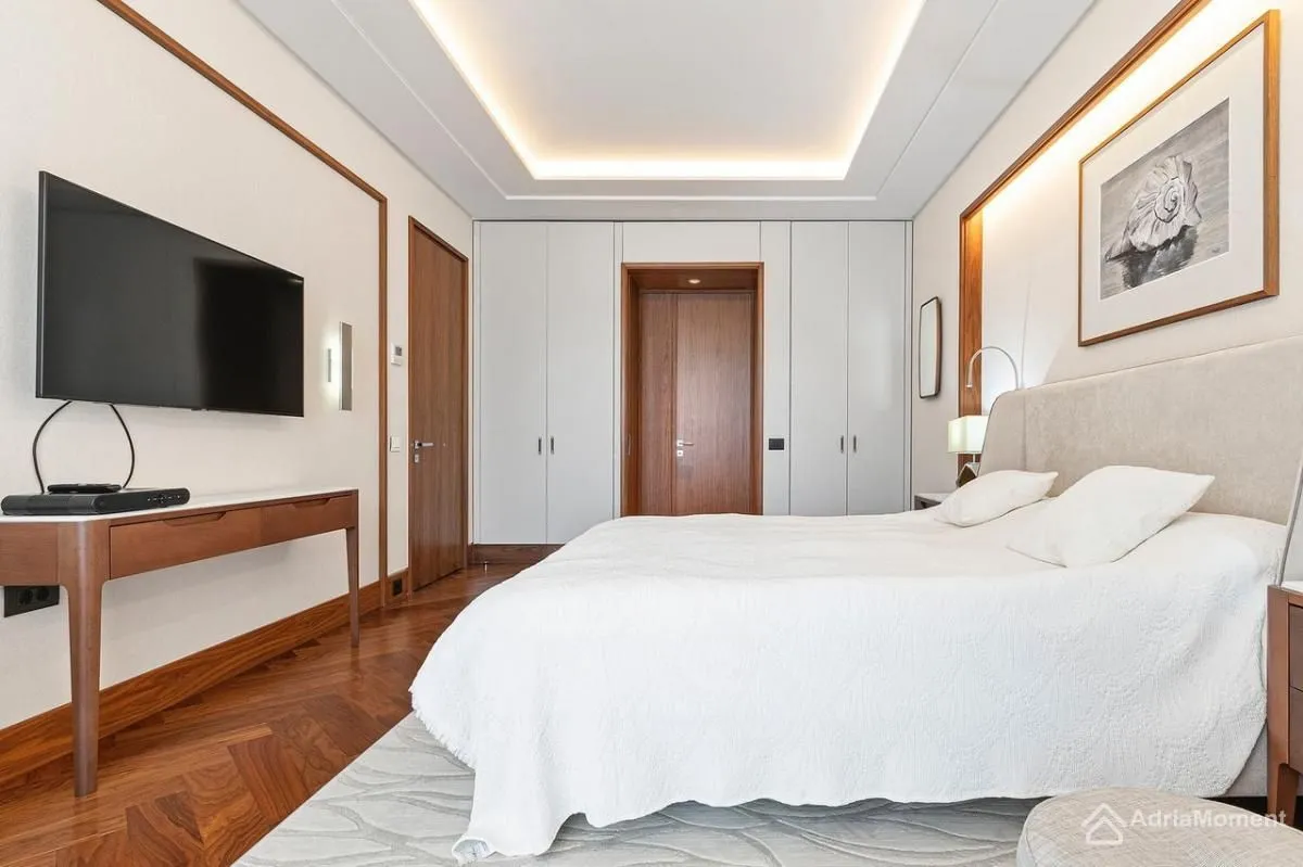 Sale, two bedroom apartment, 185m², Porto Montenegro, Tivat