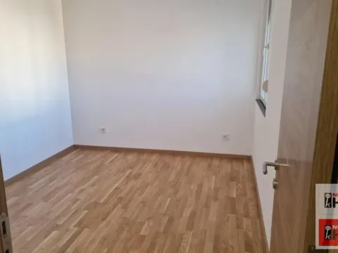 Prodaja, trosoban stan, 70m², Alibegovac, Petrovaradin - image 9