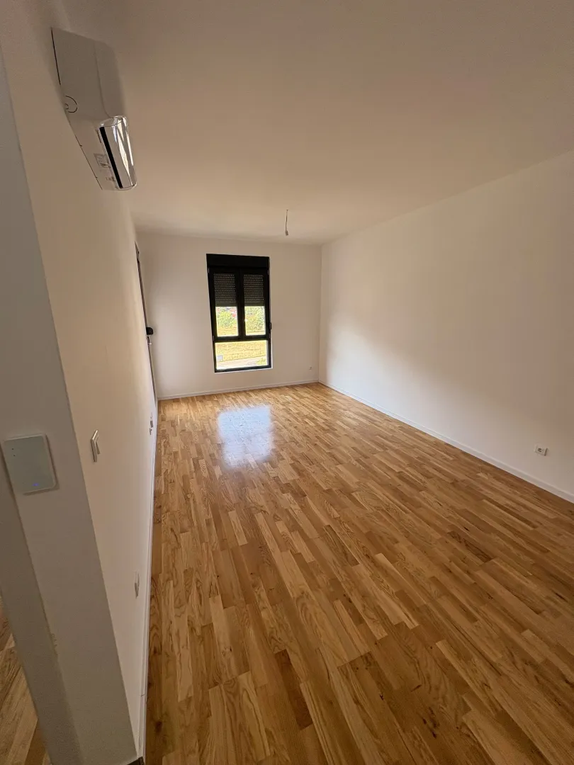 Prodaja, jednosoban stan, 45m², Tološi, Podgorica