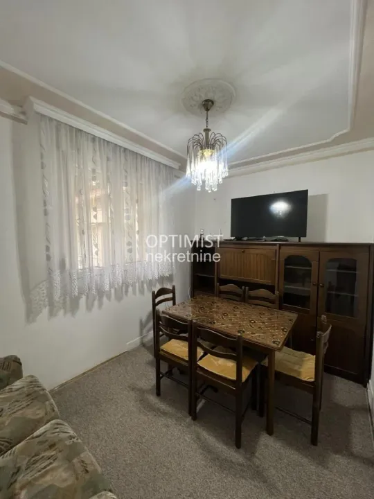 Izdavanje, trosoban stan, 54m², Zemun Kalvarija, Zemun Sve Podlokacije