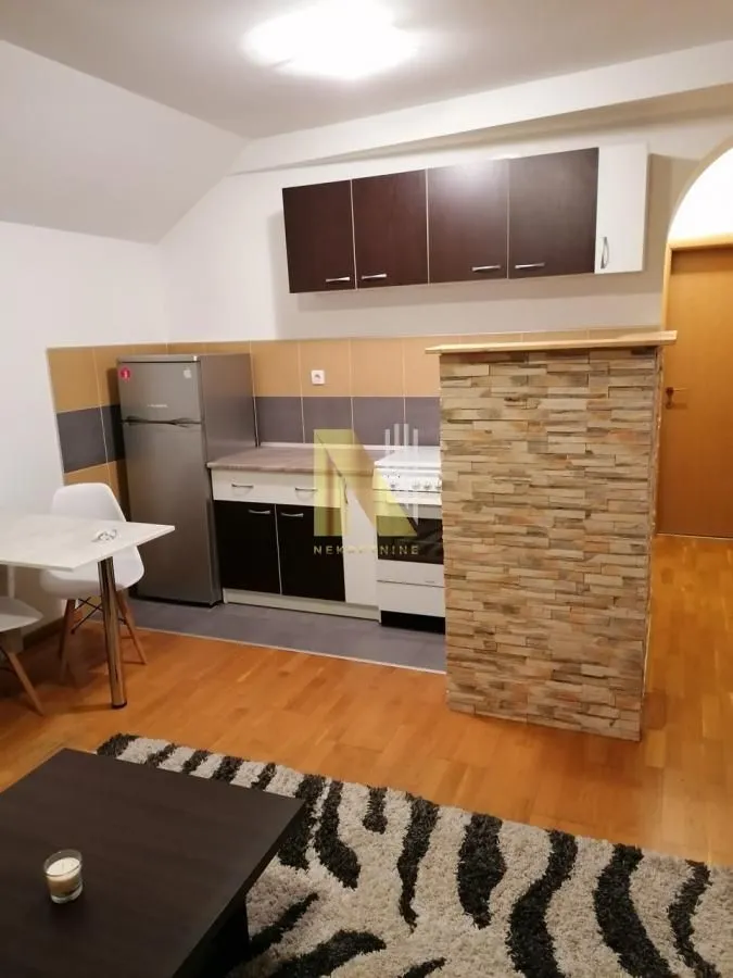Rent, studio apartment, 28m², Bulevar Oslobodjenja, Novi Sad Sve Podlokacije