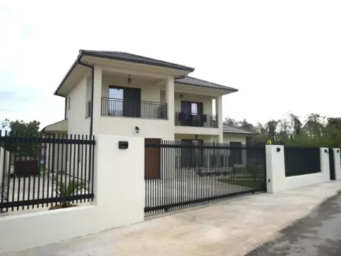 Sale, house, 212m², Tološi, Podgorica - image 2