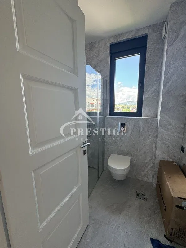 Izdavanje, dvosoban stan, 83m², City Kvart, Podgorica