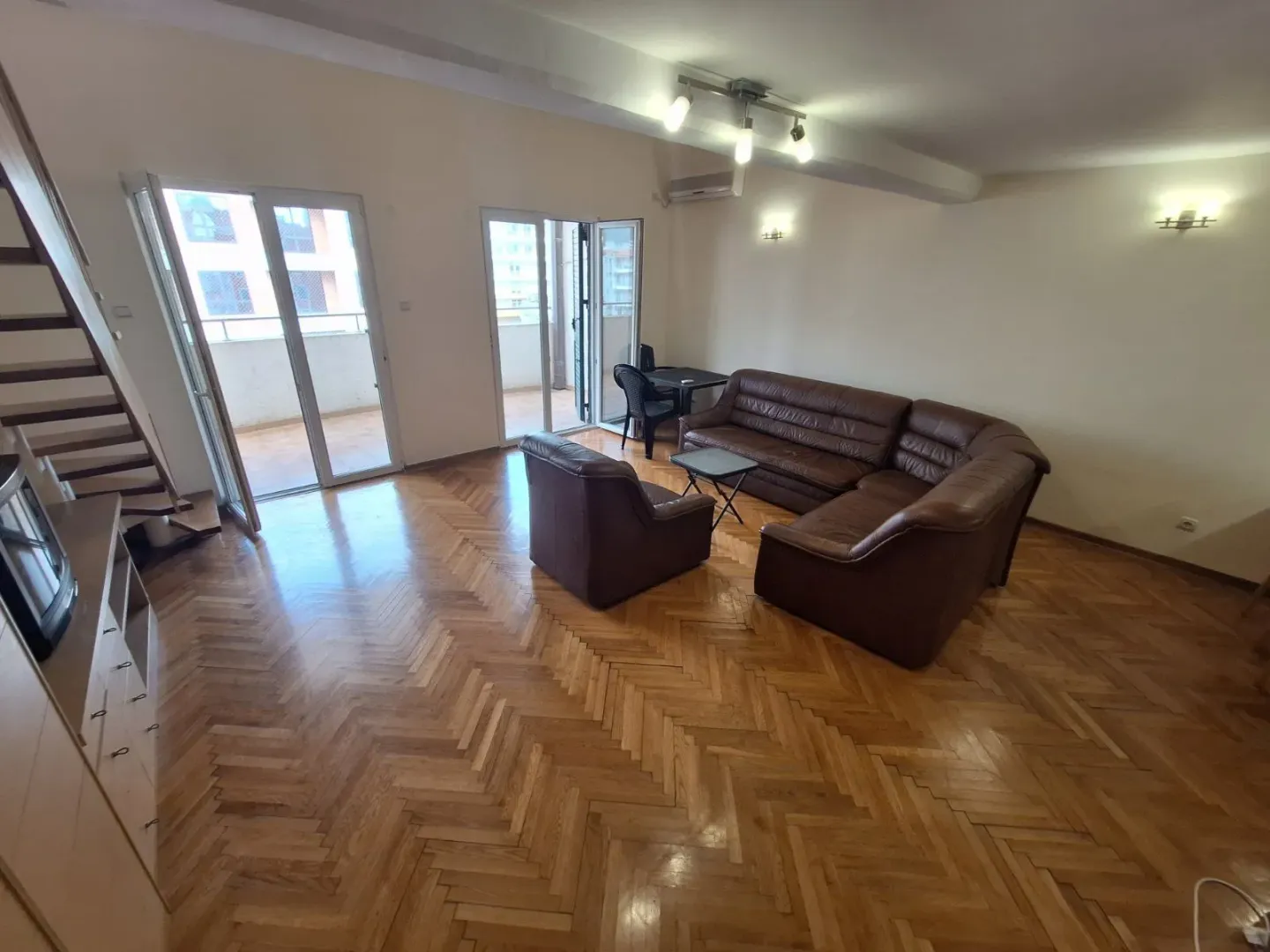 Rent, three bedroom apartment, 81m², Centar, Budva