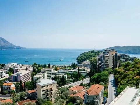 Prodaja, trosoban stan, 233m², Budva, Crna Gora - image 1