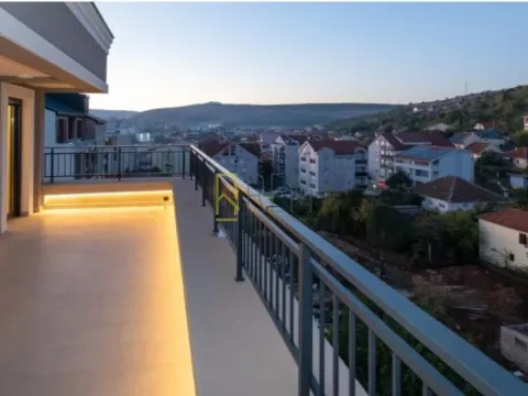 Izdavanje, trosoban stan, 163m², Dalmatinska ulica, Podgorica - image 23