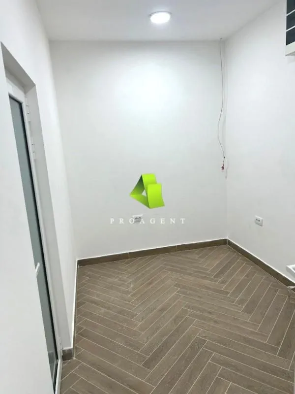 Rent, office space, 50m², Medijana, Niš