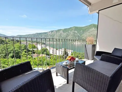 Prodaja, jednosoban stan, 52m², Dobrota, Kotor - image 4