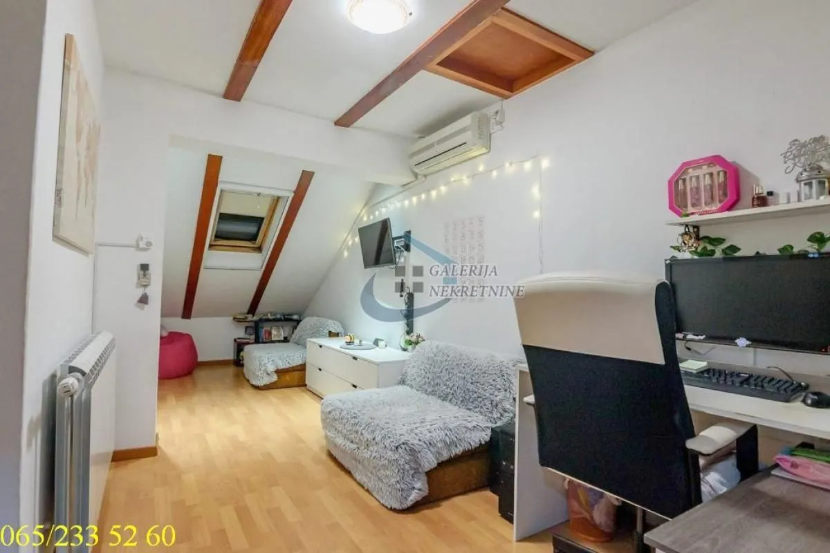 Sale, four bedroom apartment, 104m², Stari Grad, Beograd