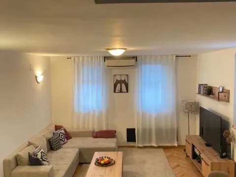 Prodaja, trosoban stan, 75m², Medaković Sve Podlokacije, Beograd - image 1