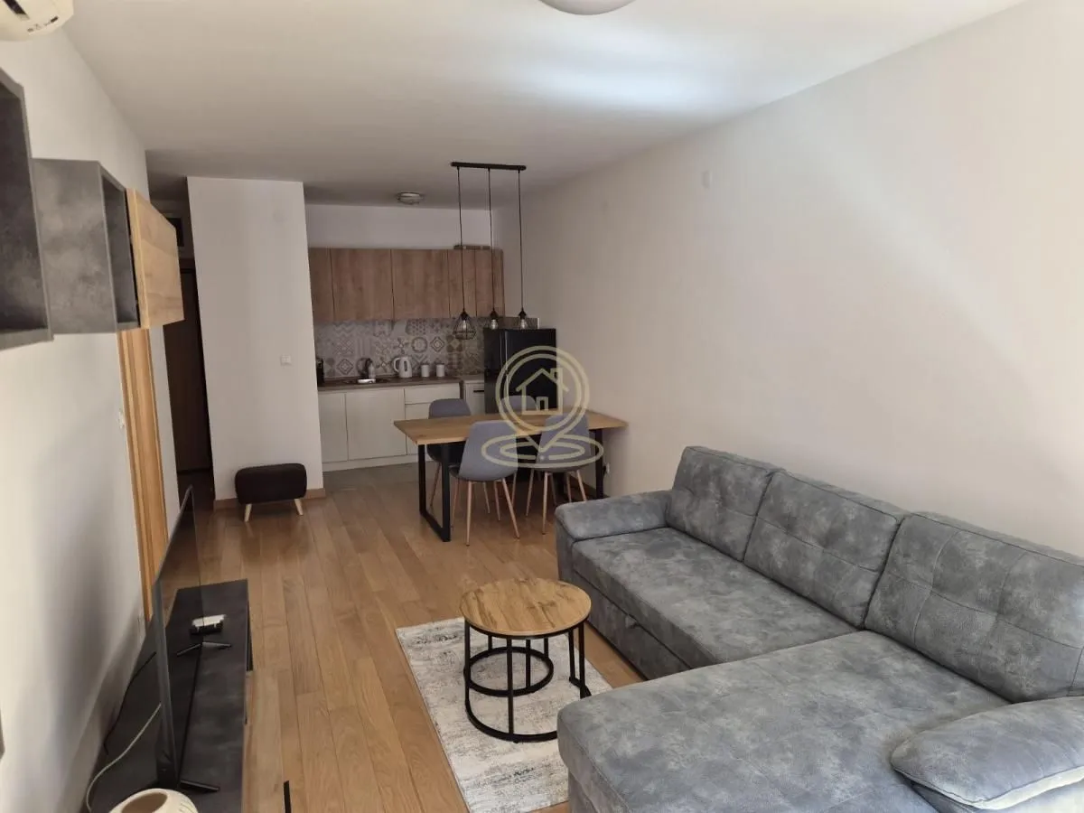 Rent, two bedroom apartment, 51m², Južni Bulevar, Vračar Sve Podlokacije