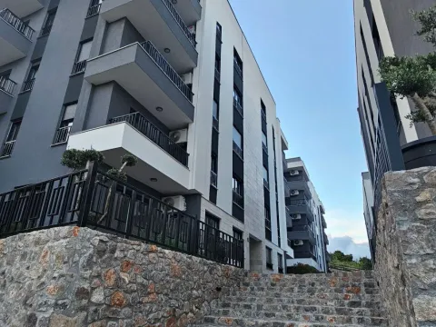 Rent, one bedroom apartment, 37m², Gorica C, Podgorica - image 1